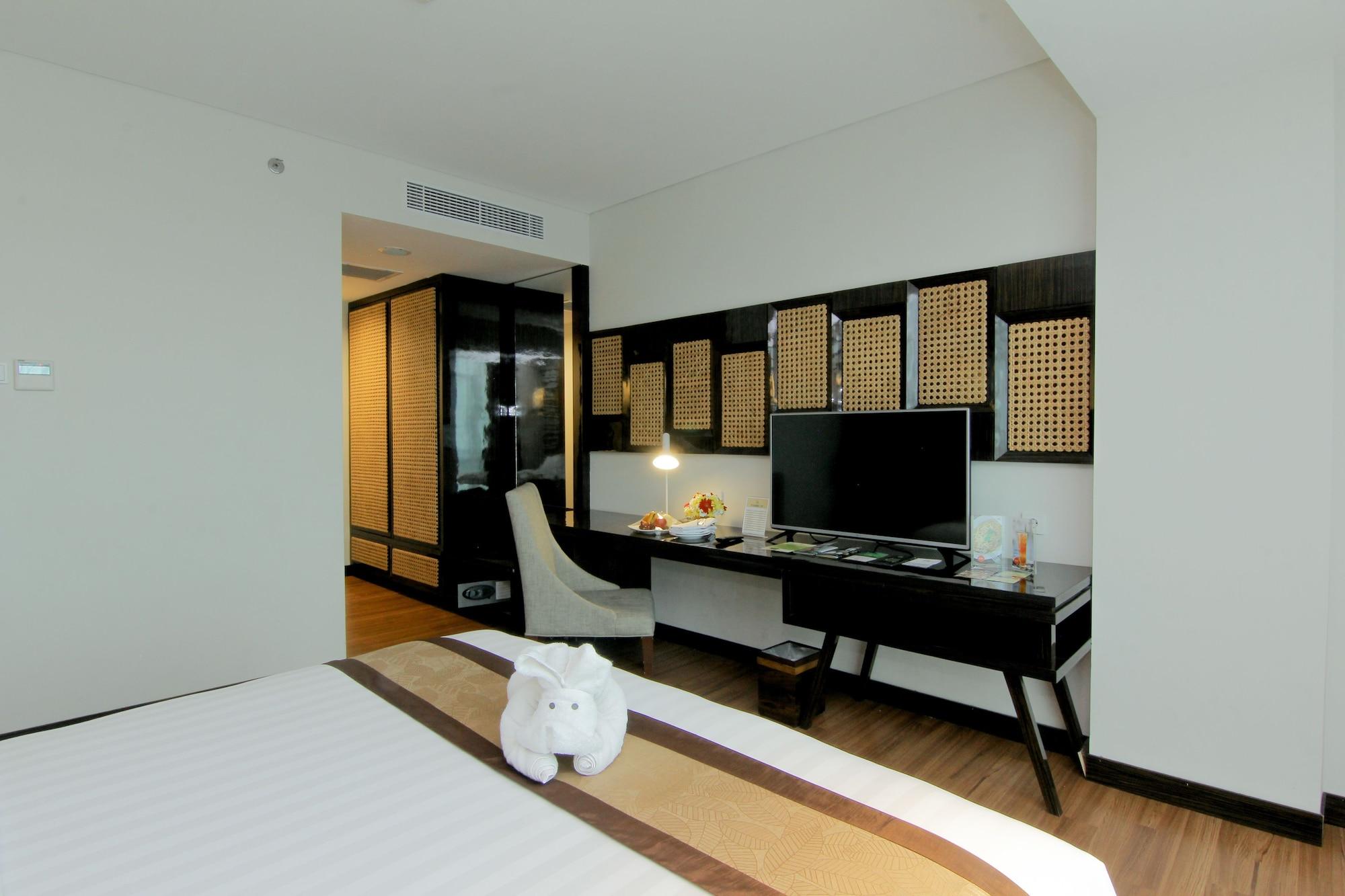 The Atrium Hotel & Resort Yogyakarta Melati Екстериор снимка
