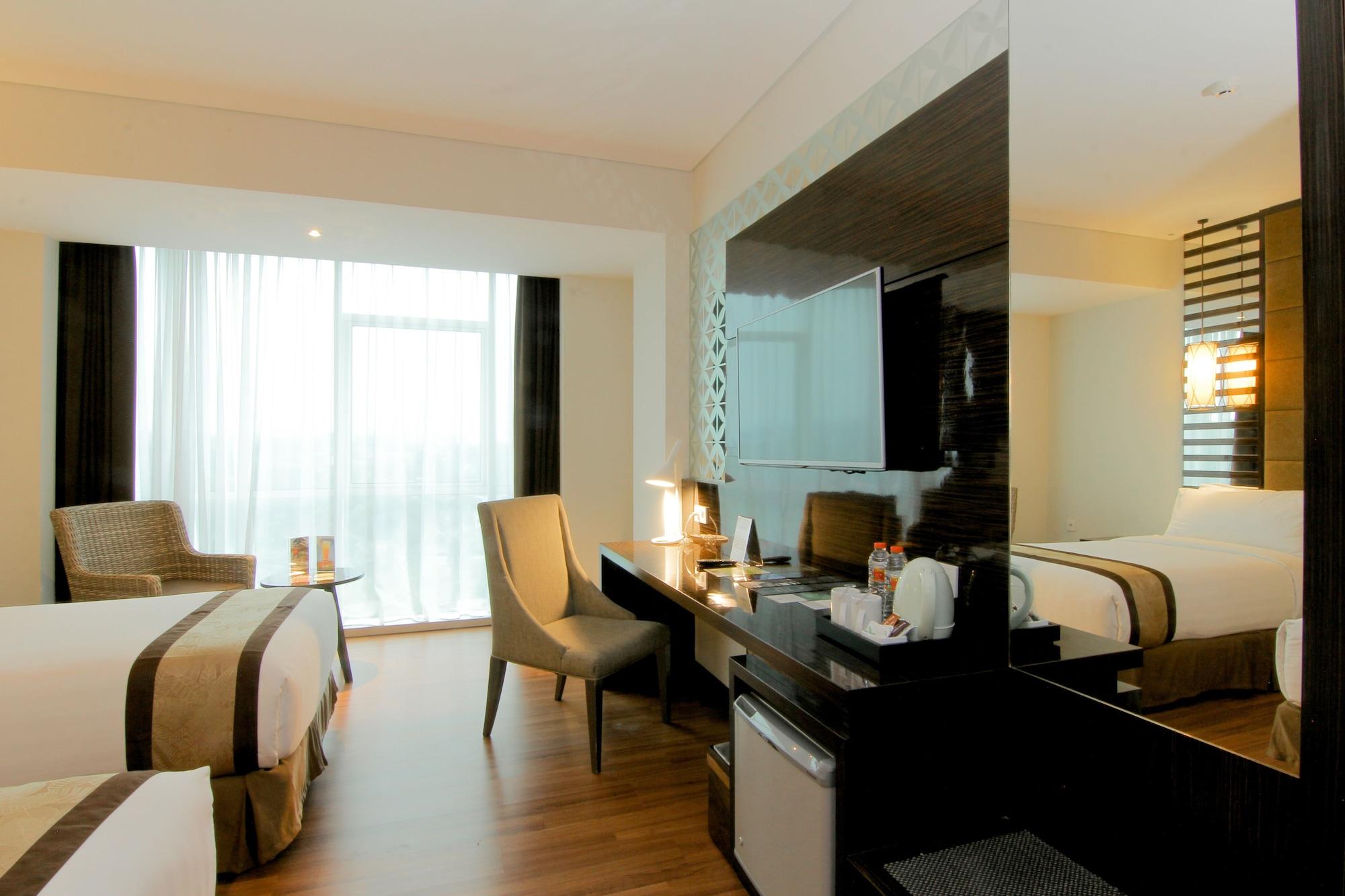 The Atrium Hotel & Resort Yogyakarta Melati Екстериор снимка