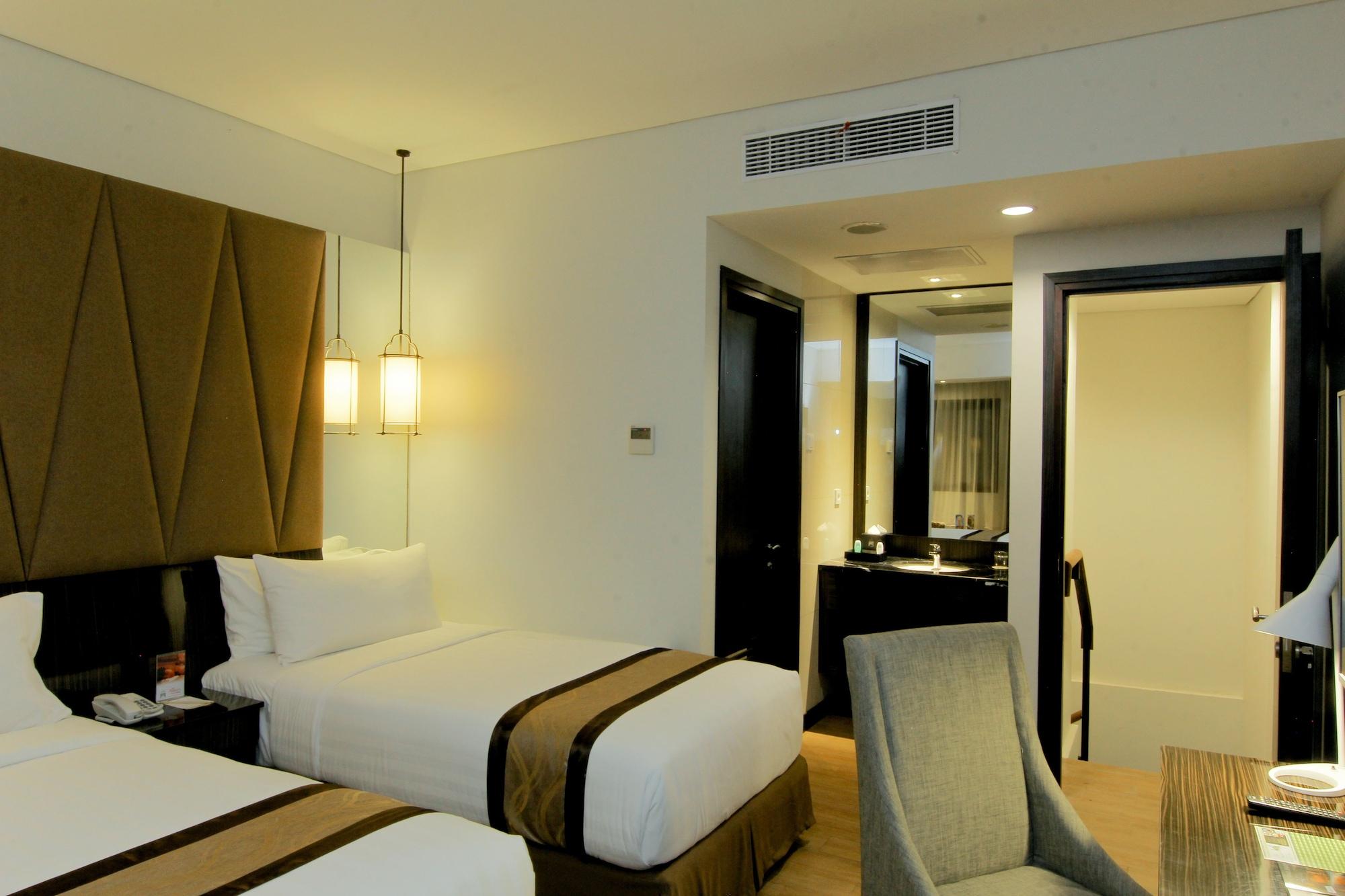 The Atrium Hotel & Resort Yogyakarta Melati Екстериор снимка