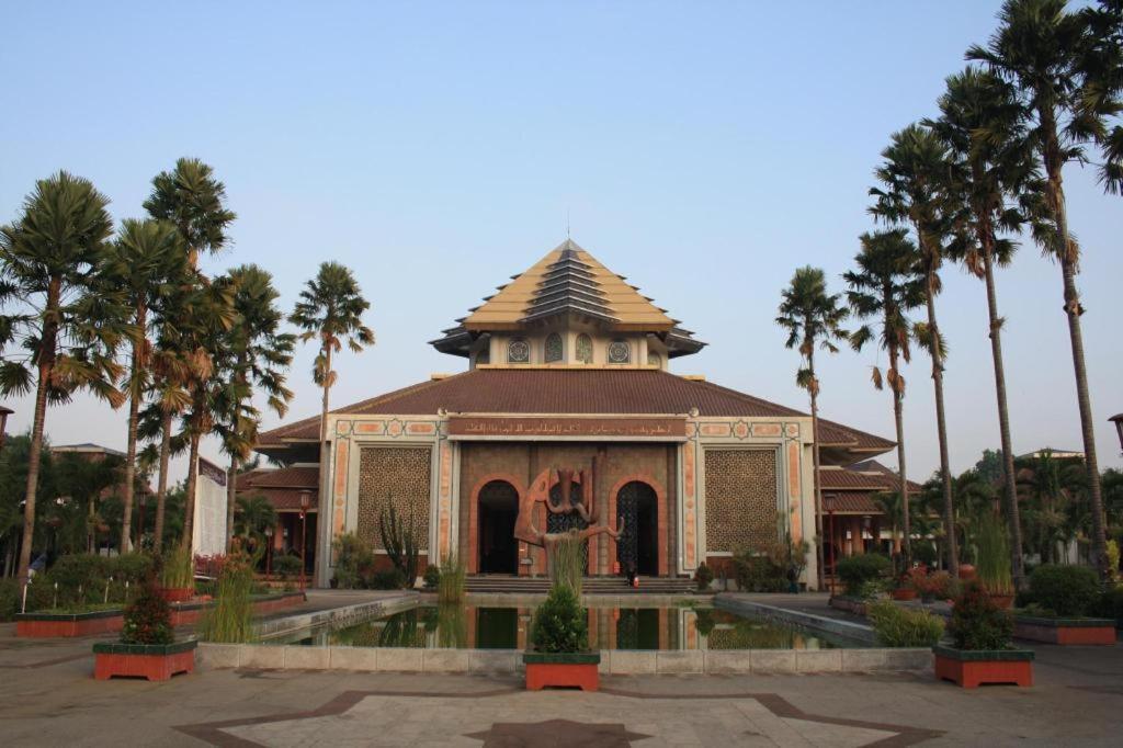 The Atrium Hotel & Resort Yogyakarta Melati Екстериор снимка