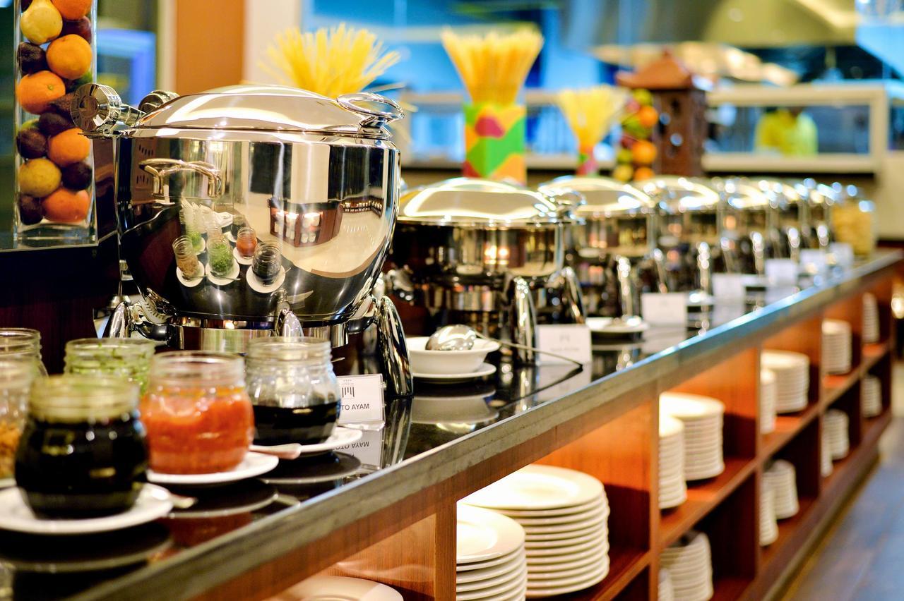 The Atrium Hotel & Resort Yogyakarta Melati Екстериор снимка
