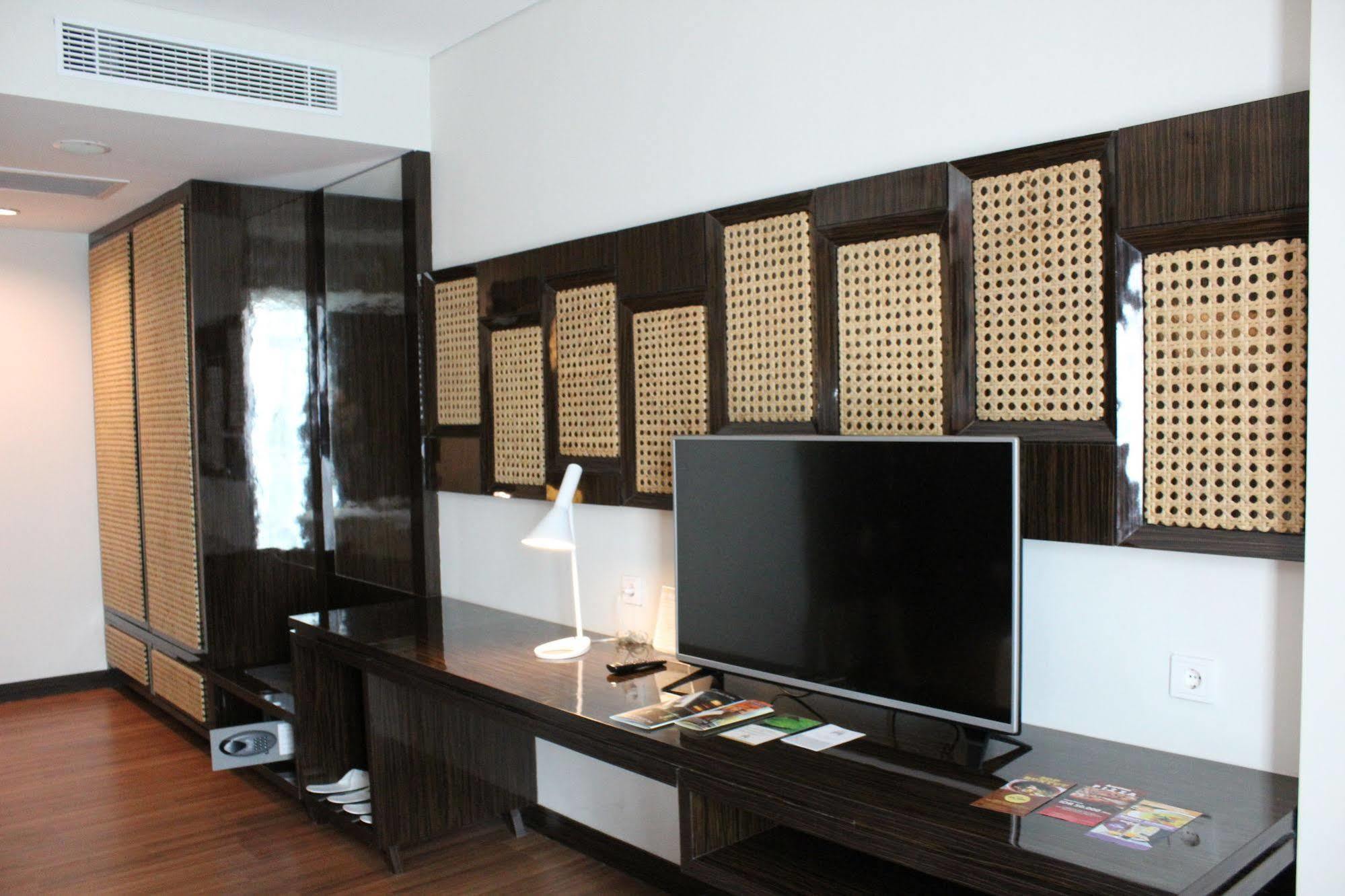 The Atrium Hotel & Resort Yogyakarta Melati Екстериор снимка