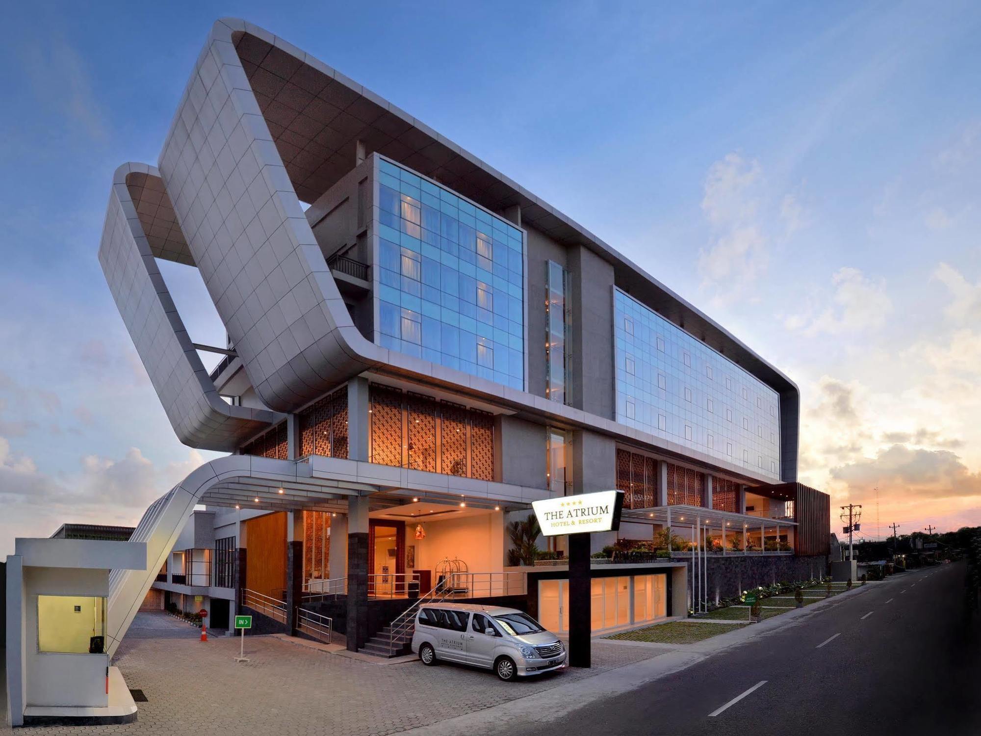 The Atrium Hotel & Resort Yogyakarta Melati Екстериор снимка