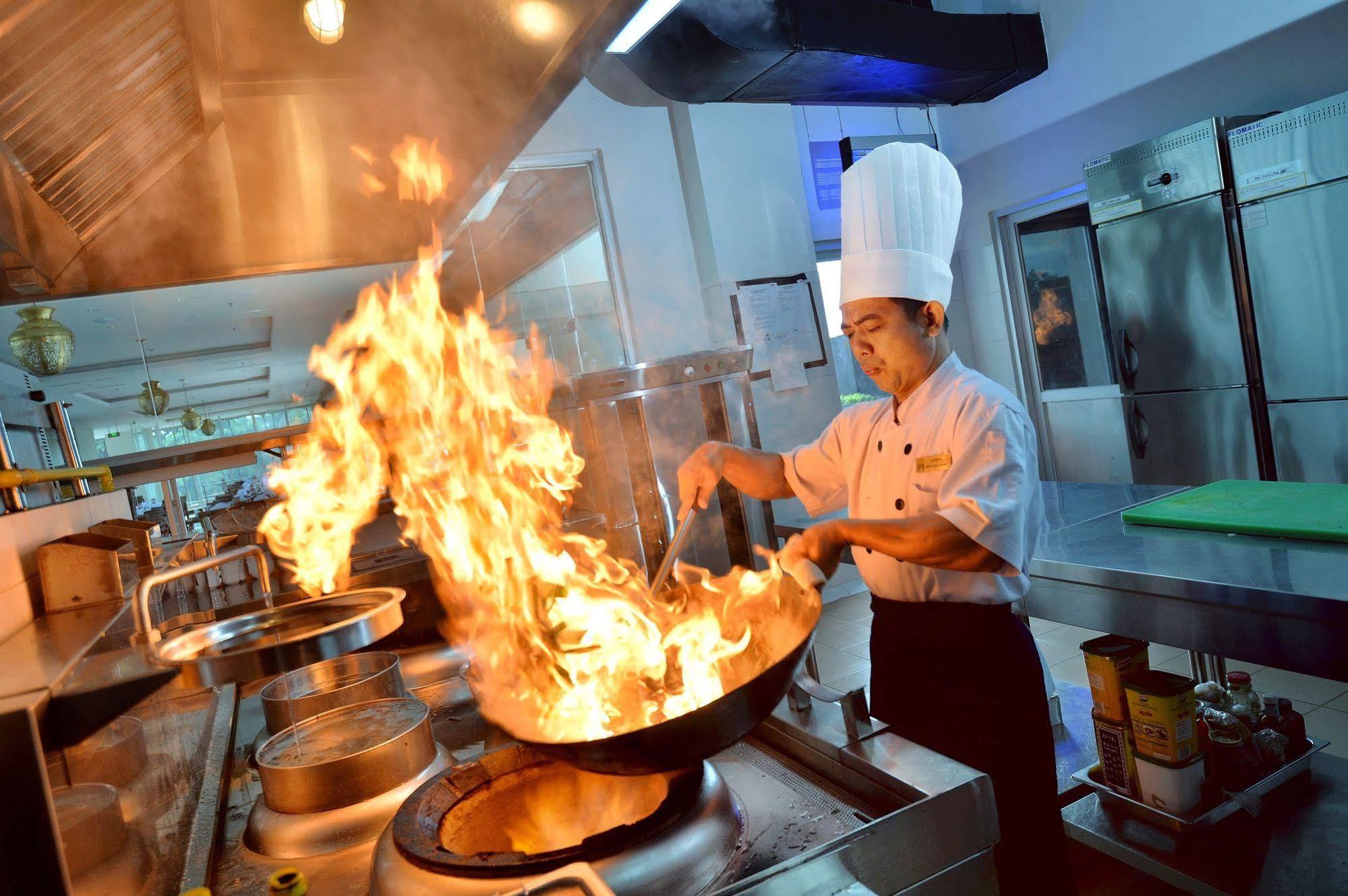 The Atrium Hotel & Resort Yogyakarta Melati Екстериор снимка