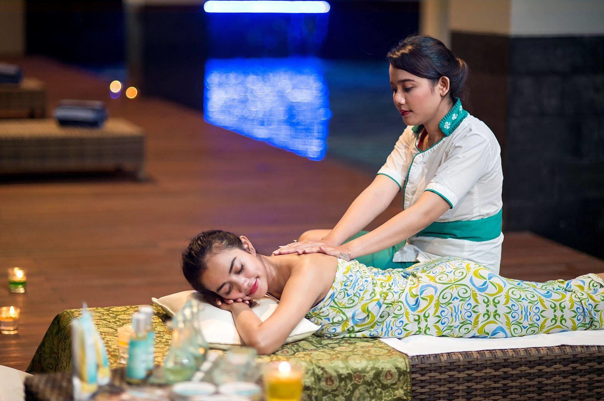 The Atrium Hotel & Resort Yogyakarta Melati Екстериор снимка