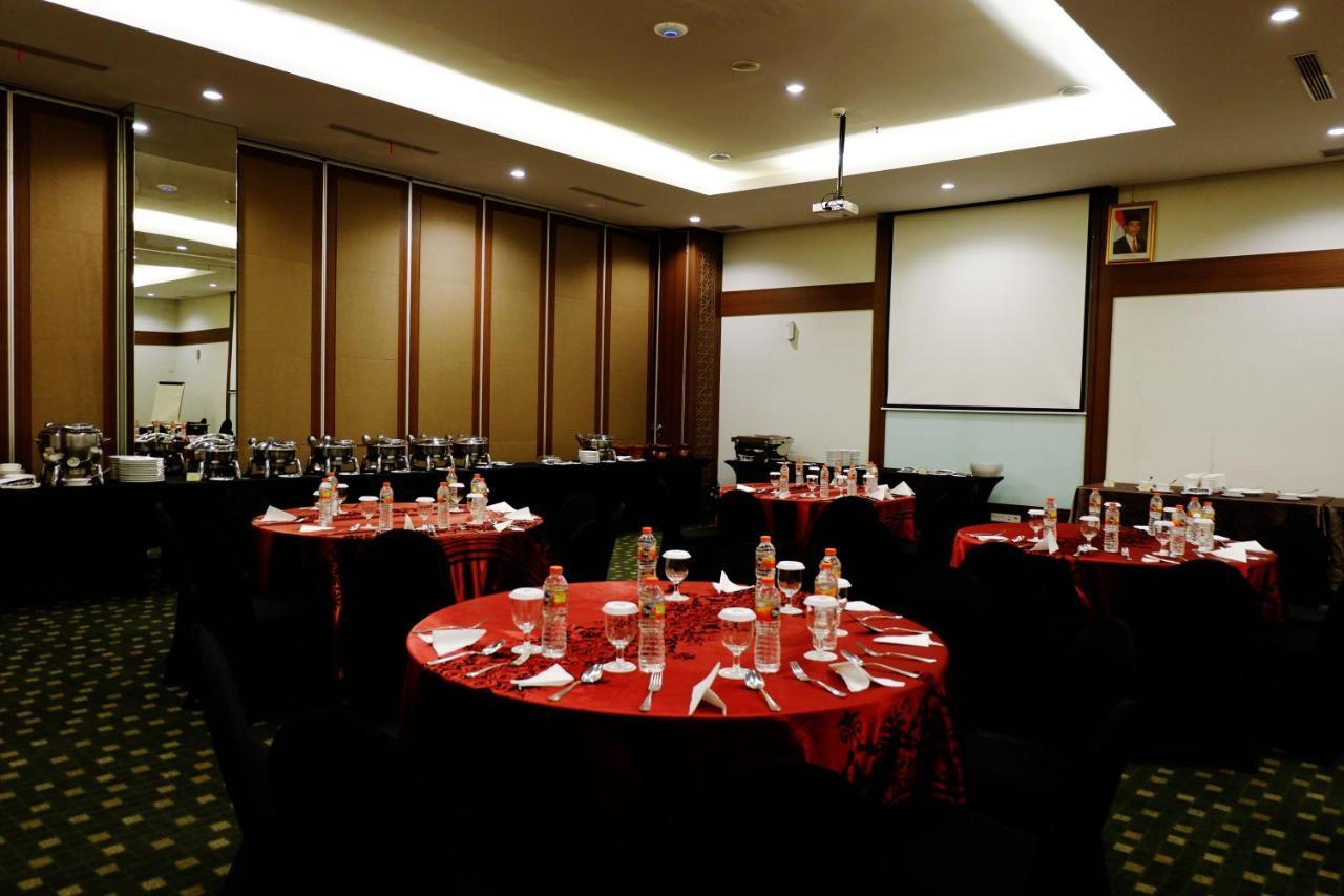 The Atrium Hotel & Resort Yogyakarta Melati Екстериор снимка