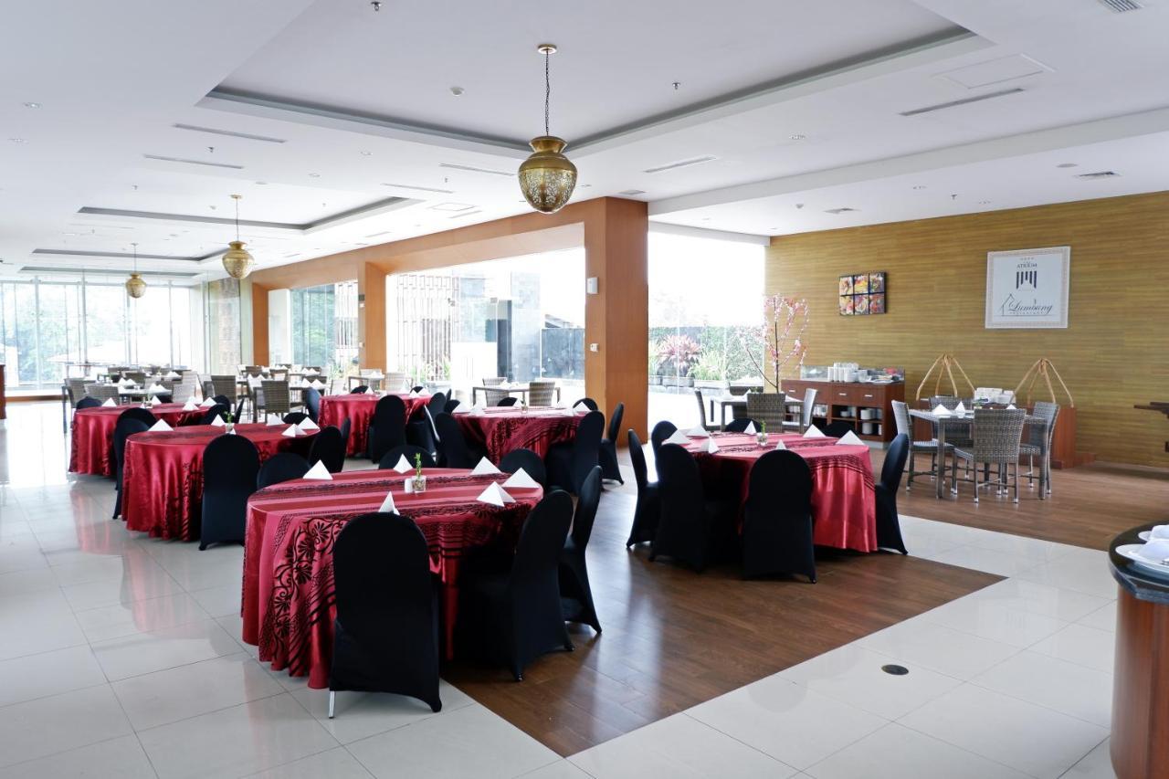 The Atrium Hotel & Resort Yogyakarta Melati Екстериор снимка